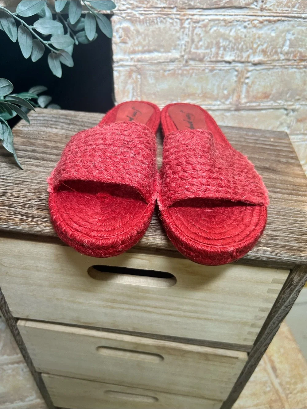 Free People Beach Front Red Espadrille Slide Sandals Woven Boho Size 8 dopamine